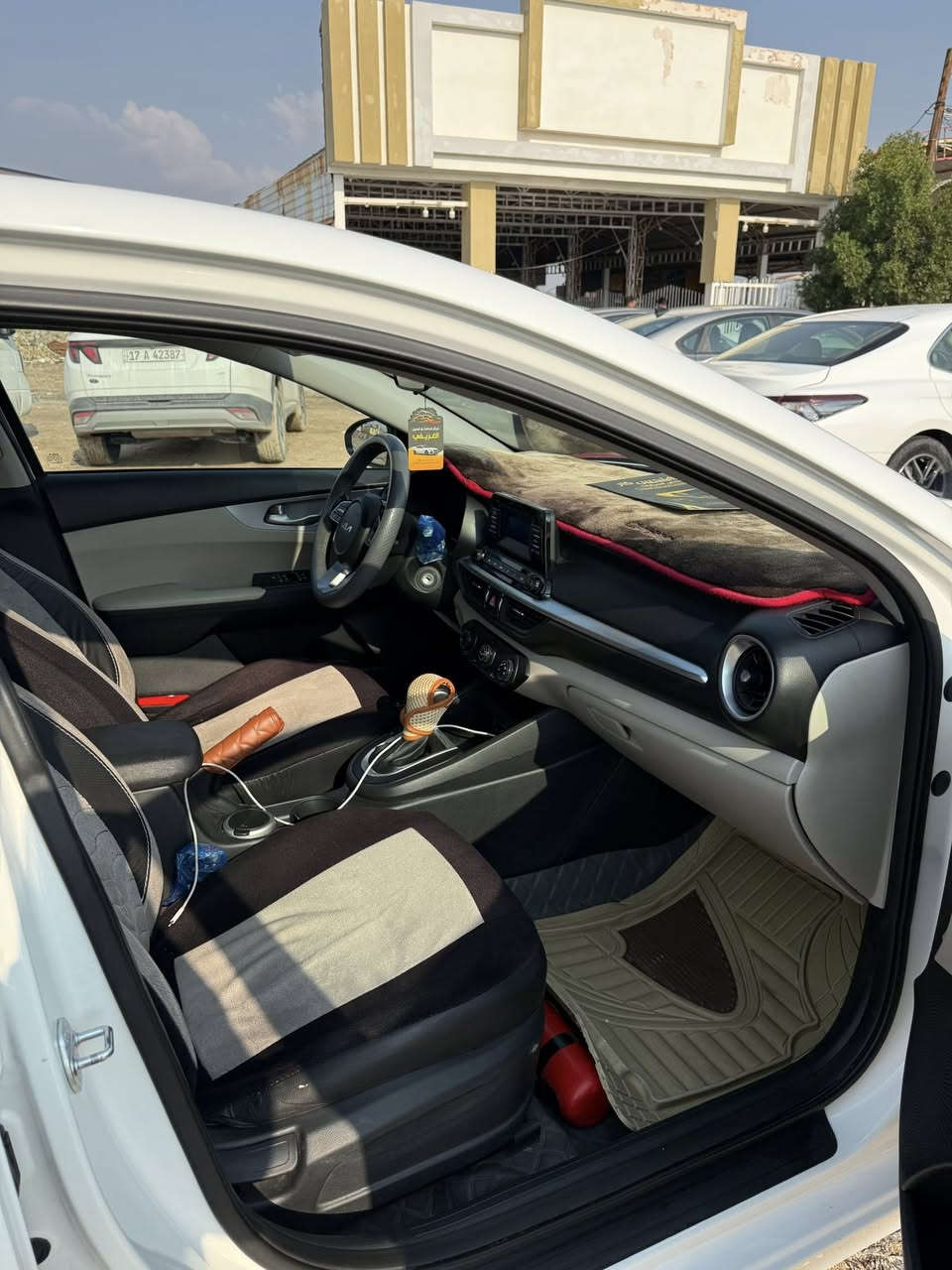 سلام عليكم سراتو 24مكفوله كفاله عامه رقم بغداد بسمي ماشه 30 فول عده بصمه 178بيه مجال
***********
