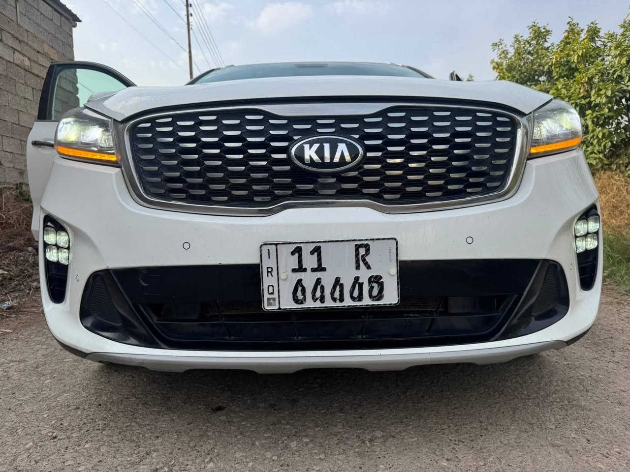 السلام عليكم
اخوان اقرو الوصف كلش زين قبل لاتخابر

سورنتو 2018 خليجي شكل 20
فول مواصفات عدا البانوراما

الضرر قطعه بالصندوك وحك شبر يم قبق البانزين

العداد 210

السعر 227 وبيهه مجال للشراي

الرقم بغداد ومكان السياره بغداد

*********** وتساب أيضآ موجود
