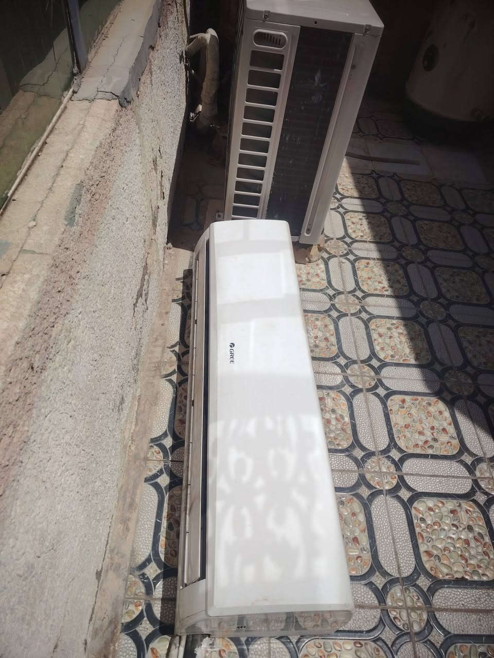 سبلت للبيع 2 طن جاهز اونضيف كبل شده سعره 350 اوبيه مجال مكان حي العسكري ***********

