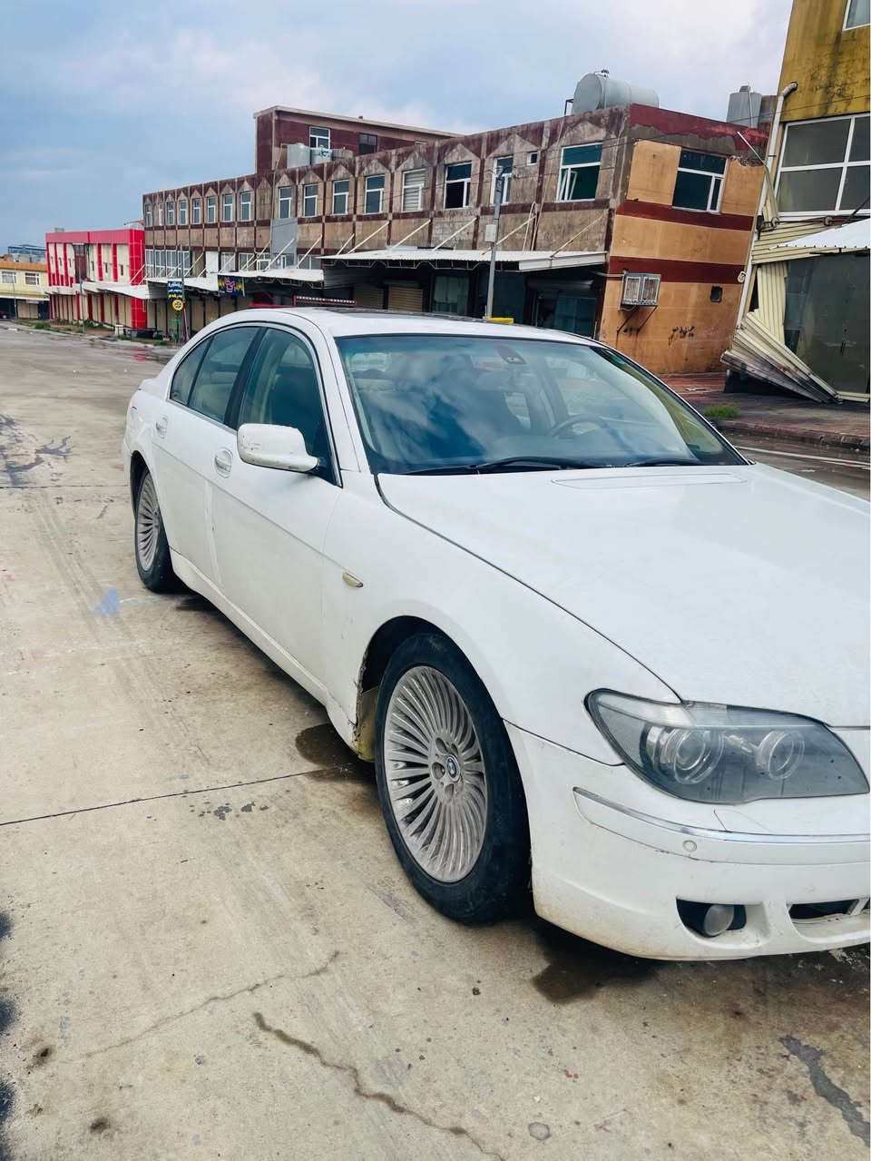 سڵاوی خواتان لێبێ برایان ئەم سەیارەیە بۆ فرۆشتن و گۆڕینەوە لەسەر دڵ گرتن مۆدێل ٢٠٠٥ فول فول مواسەفات 
سڵاید 
درگا سەحب
تەبریدی نیزامی دوو زۆن
تحدید سرعە 
کوشن کارەبا و خەزن 
هەر چوار جام ئۆتۆ 
لایت عەدەسە 
پێش و دوای بەشەر گێڕ و مەکینە بەشەرت کارەبای موس و بڕاوەی بەشەرت سەیارەکە دوو ساڵە لای خۆمانە بێ سەر ئێشەیە  ماڵێ مەدەنی بەشەر مەنەفێستی برام خەلیلی لەگەڵە مەکینەی ٨ پستۆنی مەکینە سوپەرە بەقەد شاهینەیەک ئەخوات جا لێم مەکەن بە تەیارە خۆم شاهینە و مەلیکەشم پێبووە لە مەلیکە کەم تر ئەخوات سعری ٥٨ و مەمەڵەیەکی برایانە سەیارەکە لە سلێمانیە گۆڕینەوەش ئەکەم لەسەر دڵ گرتن 
*********** السليمانية, العراق
