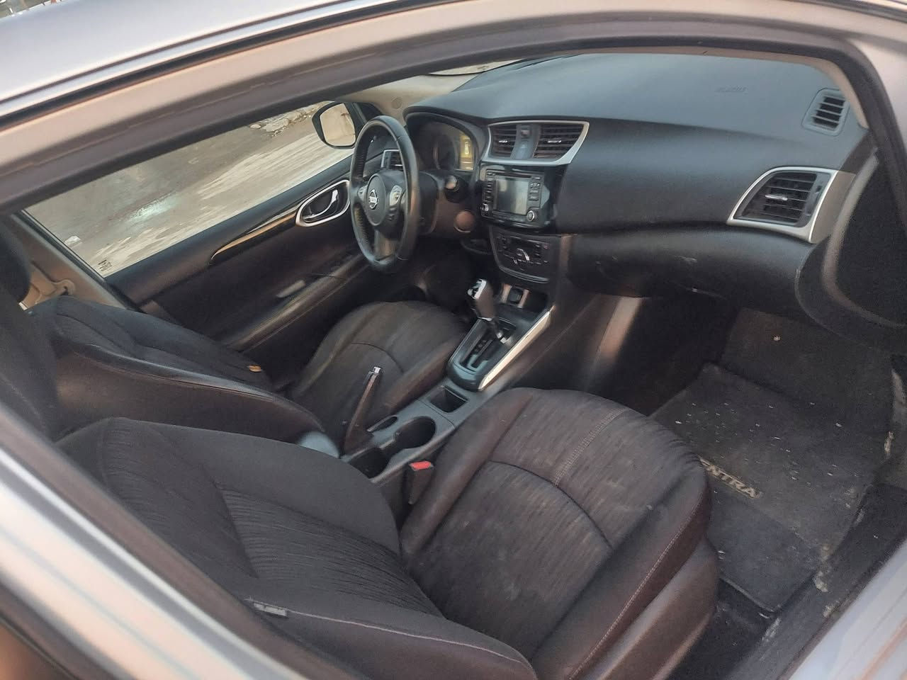 نيسان سنترا موديل 2018 SV للبيع فقط ،
سياره ضررها قطعتين ، بنید و جاملغ بدون دواخل ،
 ، محرك ،كير ، تبريد ، طخم اطارات ،حداديه كلها شرط ،
رقم وسنويه قبل 10 ايام خلصت تحویل + وکالە ب شرط ،
السعر :- 108$ ومجال بسیط عنوان بردرش بین عقرە و موصل ،
 ،،،،،،،،،،،،،،،،،،، *********** ،،،،،،،،،، واتساب + فایبر ،،،،،،،،،،،،،
