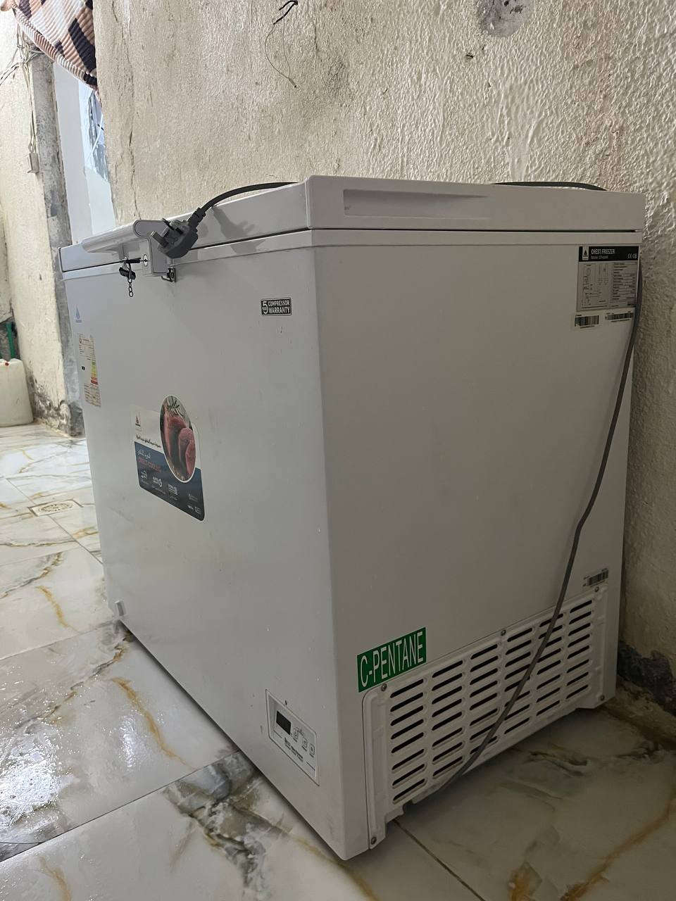 مجمده للبيع جديده صالها شهرين السعر ٤٥٠ فول تجميد


**إذا كنت صاحب هذا الإعلان وتريد حذفه لأي سبب، رجاءا أرسل رسالة إلى الدعم الفني**