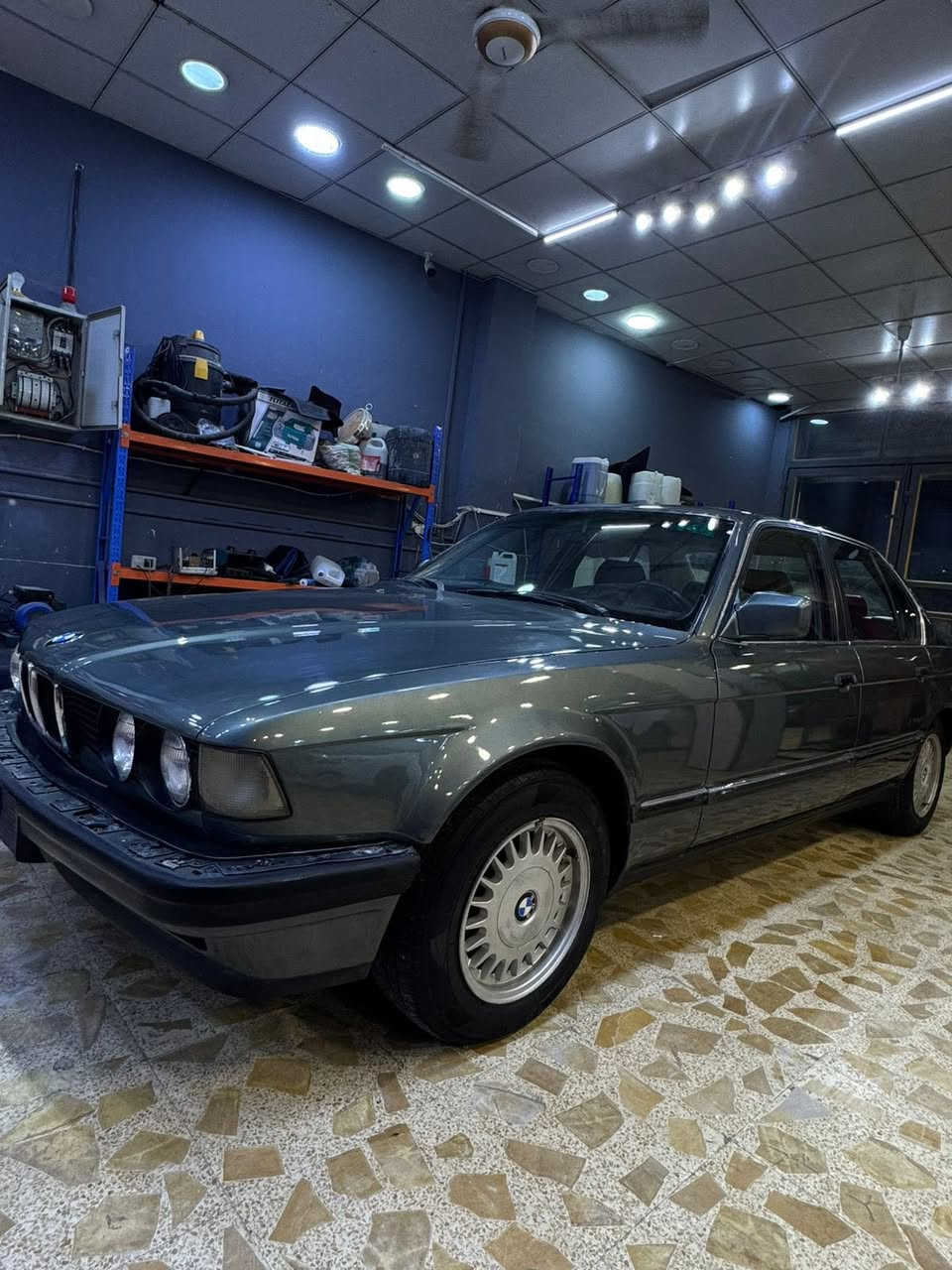 السلام عليكم
بي ام حجم 730
مديل 1990
رقم بصره مشروع وطني بأسمي
مكينه محوره VVTi لا تنقيص ولاتبخير  طخم تاير جديد حداديه جديده كهربائياتها كلها شغاله مابيها نقص غرفه جلد 
مصبوغه عام صبغ درجه اولى
هزتها بعدها ماصاقطه.
مكان السيارة ميسان 
 بيع فقط السعر 55 وبيها مجال قليل 
***********
