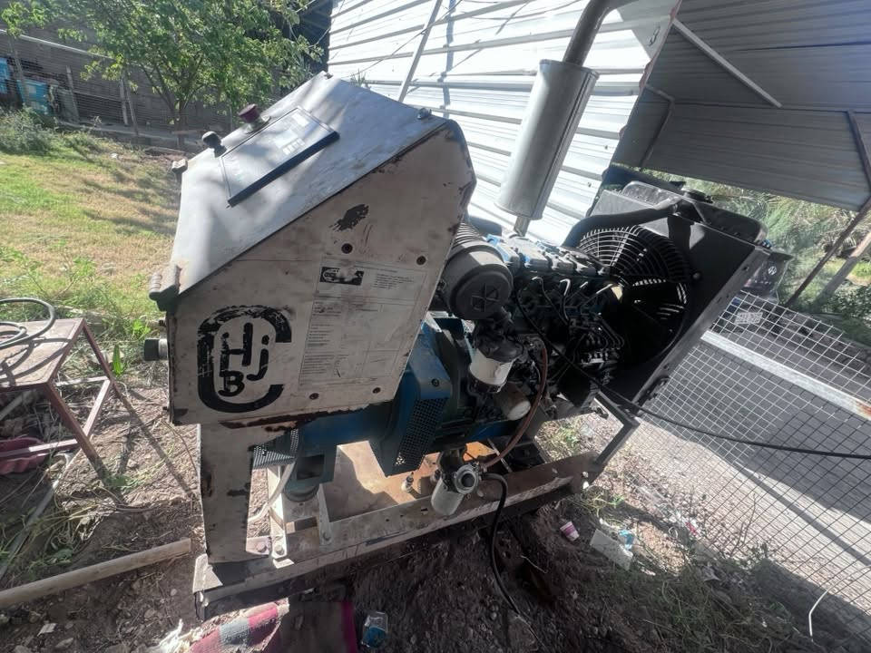 مولدة للبيع بيركنز بزون بلادي  20kv شرط الفحص ***********
السعر 4 ونص قفل قفل المكان بغداد شارع فلسطين
