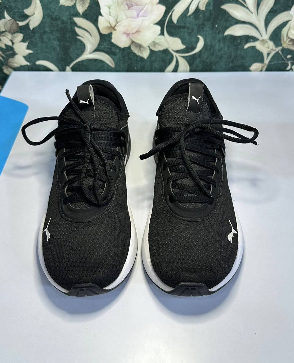 Puma 
قياس38.5
السعر15


**إذا كنت صاحب هذا الإعلان وتريد حذفه لأي سبب، رجاءا أرسل رسالة إلى الدعم الفني**