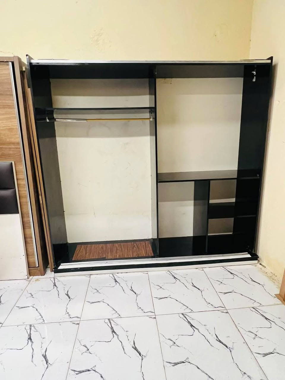 غرفة نوم مستعملة🇹🇷
نضافة80 ٪💯
عدد القطع / 5
نضام / أسلايت 💢 
375🔒
شد ونقل داخل بغداد مجاني🚛
يوجود توصيل محافضات


**إذا كنت صاحب هذا الإعلان وتريد حذفه لأي سبب، رجاءا أرسل رسالة إلى الدعم الفني**