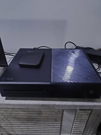 اكسبوكس ون • هارد خارجي ١تيرا • ٢ يدات