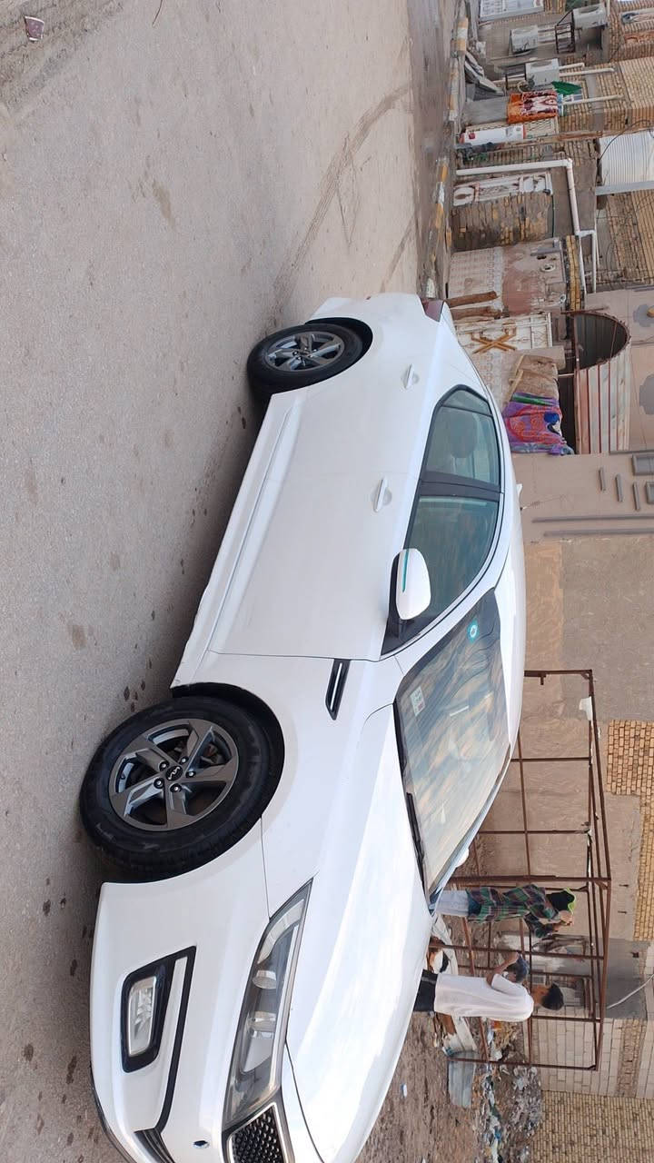 السلام عليكم كيا اوبتيما وارد امريكي 2015 تبديل بنيد وجاملغ بدون شواصي وفخذه كفاله جاهزه مكينه وكير وحداديه وكهربائيات وتبريد وطخم تاير جاهز سنويه وهزه جديده ورقم انكليزي سعره 114وبيه مجال لطيبين  عنوانه ذي قار مدينه الصدر ***********
