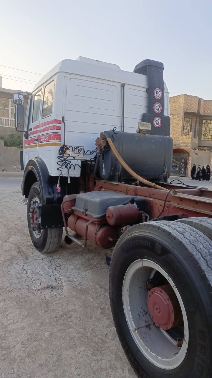 سلام عليكم للبيع البي مؤديل 89 مكينه 35 تيربو مجموعة جي اف  رباط 24كير 160 شاصي مكفول فطر صبغ باج بطن بلادي اصل  مرسمه قلاب 4 محاور تخم تأير وجاهزه اللعمل رقم انبار ثلاث لوحات نكليزي بسمي  ***********
