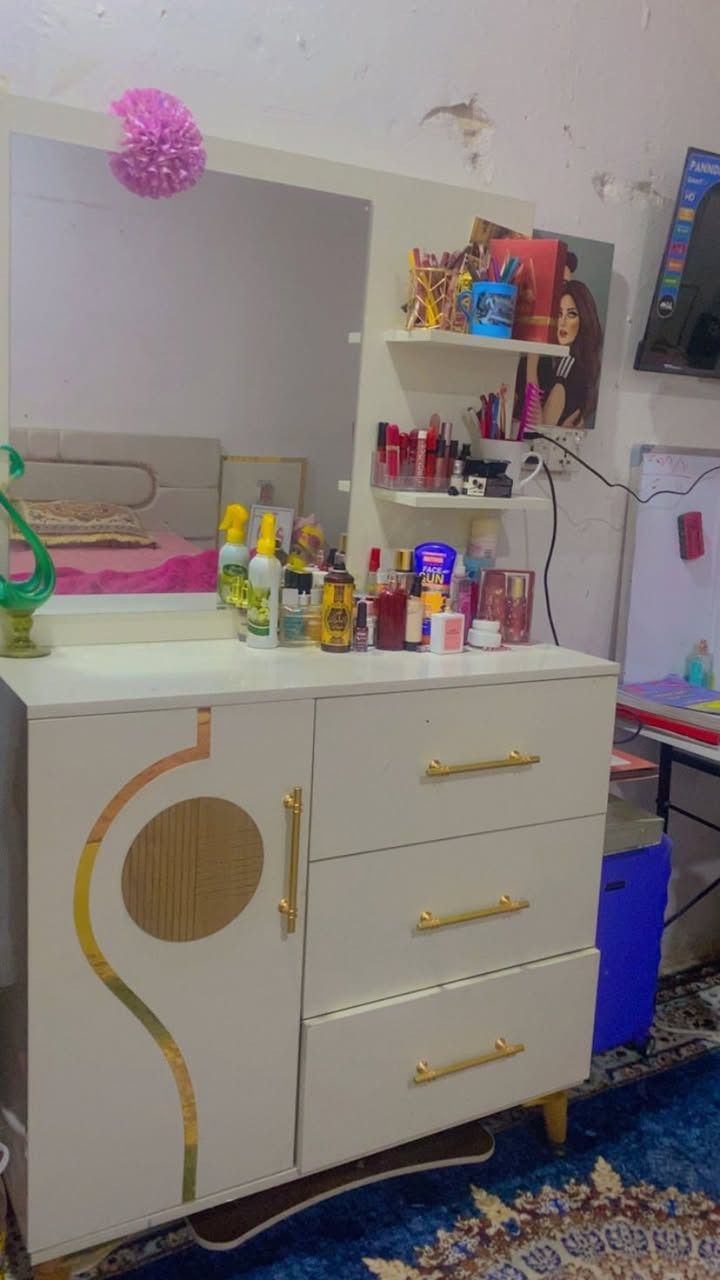 لسلام عليكم غرفه تركية للبيع استعمال قليل 4 اشهر بيها ضمان ايشي يصير بيها ترجع الغرفه مال ابنيه محافظة عليها بس متوازيه ع بيعتها وصلها موجود اخذتها ب950  مو من هذني الغرف الموزينه سعرها 550 وبيها مجال والله العظيم غرفه كلش حلوة وماخسران ليأخذها


**إذا كنت صاحب هذا الإعلان وتريد حذفه لأي سبب، رجاءا أرسل رسالة إلى الدعم الفني**