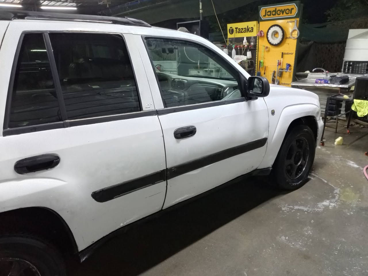 سلام عليكم ورحمة الله
بلايز مزاد مزاد مال الداخلية مال محافظة واسط باسمي 
 موديل 2005 للبيع ب 50 وبيه مجال 
كير مكينة أمانة الله كفالة حتى من الفتح السيارة عليه إدامة 
كاملة تخم بلكات تخم نوزلات جويتر جديد راديتر جديد جوينات جدد تدفئة شغال تبريد شغال 
حدادية من الطول للطول 100 بال 100
 كيج البنزين والحماوة ميشتغلن 
 
اكرر للبيع ب50 وبيه مجال أو مراوس حسب القناعة 
مكانه واسط 
***********
