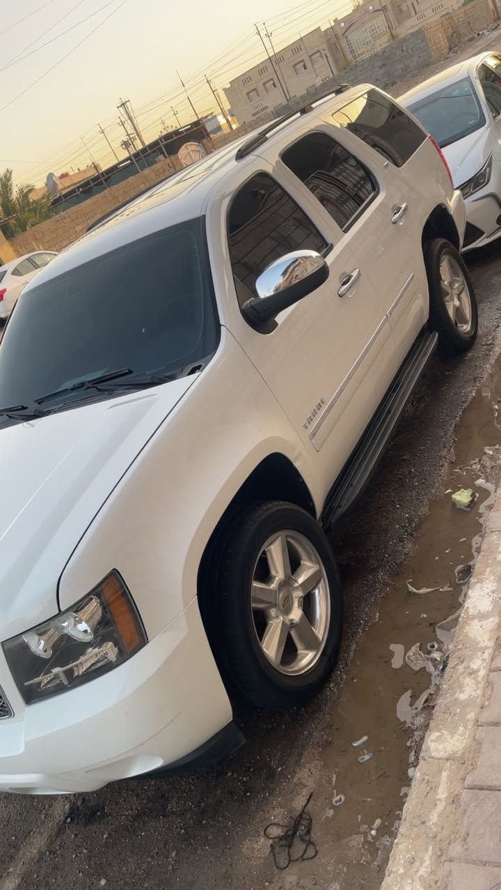 السلام عليكم تاهو 2013 ادوات ادوات Ltz خليجي فول كفاله من ضربه بيه بس جاملغ. امامي صبغ بدون فتح كفاله من كصً وسرقهً وانتربولً سياره جديده تخمً تاير جديد 
للستفسار *********** ما متواجد على نت انتصل
