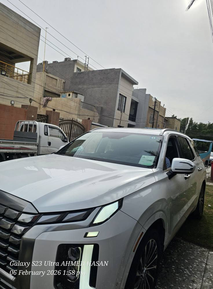 السلام عليكم 
HYUNDAI PALISADE CALLIGRAPHY 2023 
فول مواصفات 
مشاشية ٢٤ الف كيلو 
السياره باسمي مرقم بغداد 
المواصفات :-
شاشة عرض معلومات حجم كبير 
وشاشة عدادات الكترونية 
السياره دفع رباعي وبيها لوك اكسل خلفي 
اوضاع قياده (مريح وسمارت و ايكو و طرق زلقة و ورياضي )
كراسي VIP منفصل تبريد وتدفئه كافة المقاعد 
تبريد ثلاث قطع ٤ مناطق منفصله 
نظام تصوير الطائر 
كامرات 360 
نظام نزول منحدرات 
رادارات 360 توقف تلقائي واصطفاف تلقائي 
قياده ذاتيه وتحرك السياره عن بعد عن طريق البصمه 
فتحة سقف عدد ٢ 
كل الاضائة الي بالسياره نظام ليد ميتركس 
اطار حجم 20 
محرك 3.8 عزم وتسارع عملاق 🚀
ادامة كامله للمحرك وكافة اجزاء السياره  
استخدام زيوت راينول  من وكاله رسمية .
داخل السياره لون اسود وخشب اسود مخطط بخطوط سلفر ونيكل والمقاعد من جلو النابه والسقف كنتاره . 
حادث السياره فقط باب الراكب والباب الي وراه بجم وصندوك برغي ما مفتوح بيهم 
سعر السياره 330.
*********** عمارة, ميسان
