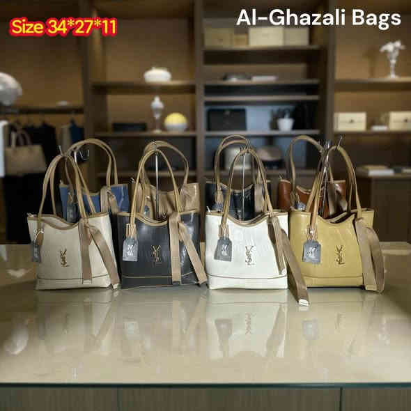 حقائب منوعة بالاسعار مناسبه جداً 🥹❤️❤️❤️
_________________________
توصيل لجميع المحافظات العراق 🚗
 
#كوزمتك_مسره 
#كوت 
#السوق_الكبير
#مدخل_ساحه_العامل_وسط_السوق
#مواد_تجميل 
 ***********
***********
