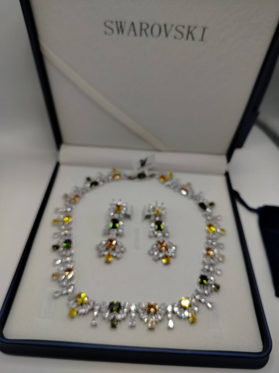 سيت ماركة سوارفسكي مختم مع الملحقات كامل وشهادة الضمان يوجد توصيل جميع المحافظات


**إذا كنت صاحب هذا الإعلان وتريد حذفه لأي سبب، رجاءا أرسل رسالة إلى الدعم الفني**