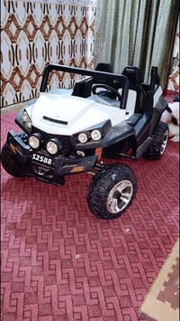 سيارة أطفال • ٣نفرات • تشغيل بصمة