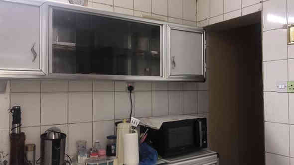 السلام عليكم للبيع جرباية نفر عدد 3 صاج اصلي كلهم ب 200 الف و ايضا كاونترات المنيوم عدد 2 طول الواحد 240 سم مع ملحق و سنك طوله 180 سم كلهم بسعر 250 الف العنوان بغداد السيدية ***********
