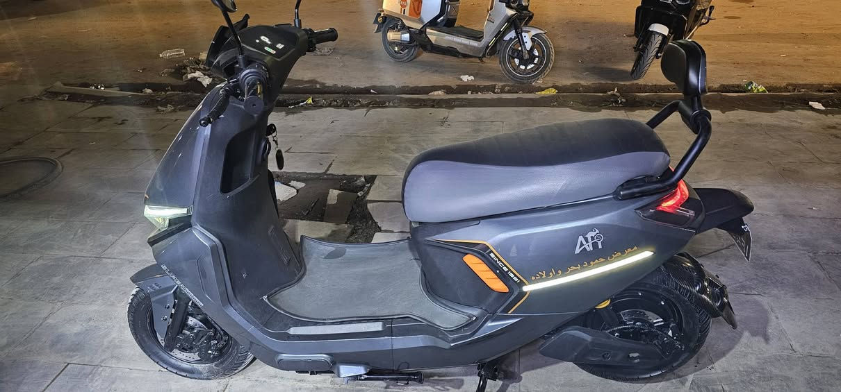 دراجة شحن للبيع استعمال شهر واحد 6 بطاريات للتواصل ***********
