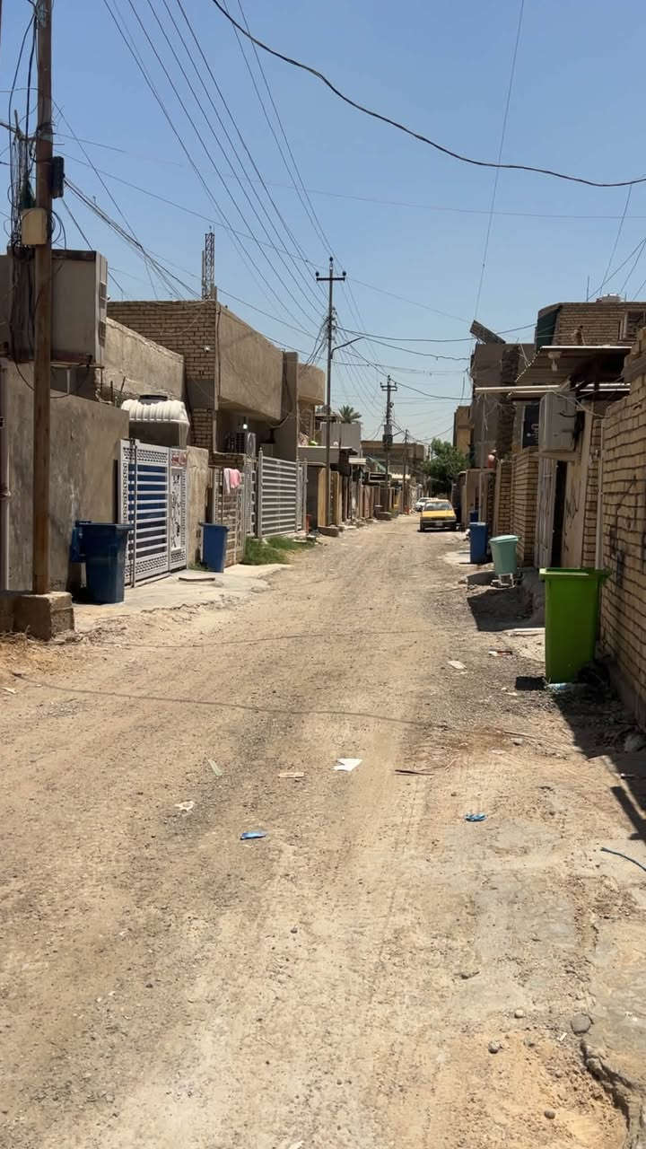 بيت بزعفرانيه نهايه الأربع شوارع خلف جامع الكيلاني بنائه بندويش البيت 100 متر سعره 55 وبي مجال نشاءالله ***********
