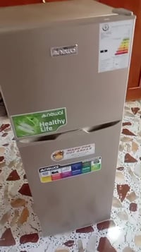 ثلاجه صغيره للبيع للاستفسار اكثر الإتصال بصاحب الرقم 07840864452