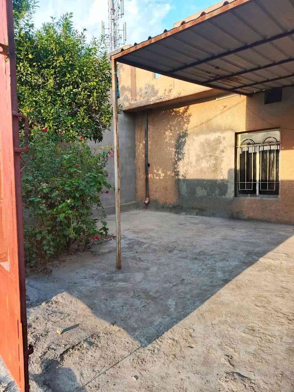 دار لبيع طابو ملك صرف مساحه 134 متر
تقاطع السادة حي العبور. غرفه نوم وهول ومطبخ.  الاتصال *********** بس وتساب الفيس مغلق. تريده تسحب عقاري عادي ينسحب. عليه السعر 35 وبي مجال  بيع مستعجل بيع مستعجل. سعر قطعة تره
