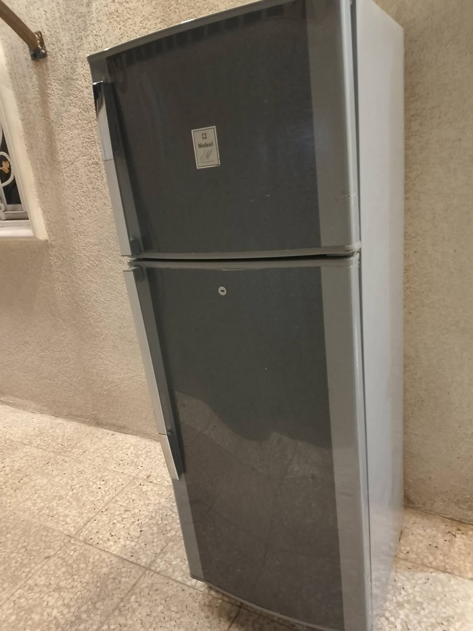 ثلاجه 15قدم ممصلحه ماطور بنسونك سعر 200 مكان بياع هاتف ***********6
