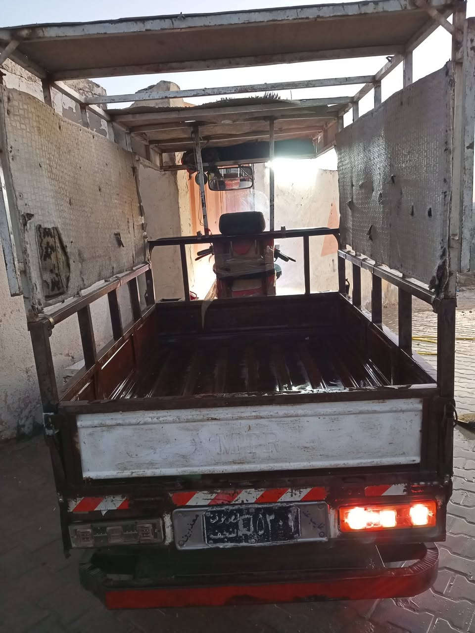 السلام عليكم ستوته البيع رقم وسنوية رقم اسود راعيه بشارع المعمل بنجف جان رقمه عندي وعطل جهازي وظاع رقمه جاهزه من اي شي محجر سماعات كهربيات سلف كله شغال تاخذه ستوته جاهزه فقط بيه خياسات جوه يم الدوسه مال الرجل مكاني بنجف بل رظويه السعر واحد ومتين الاتصال على الرقم ***********
