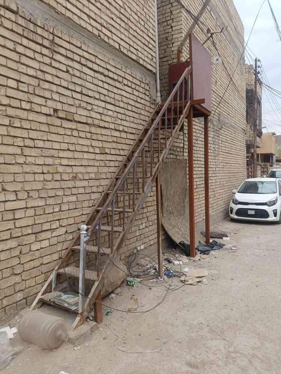 مكاني زعفرانيه درج وصحن مالته كامل قيم بليرضه بي الله تفتحه وأخذه ..
***********
