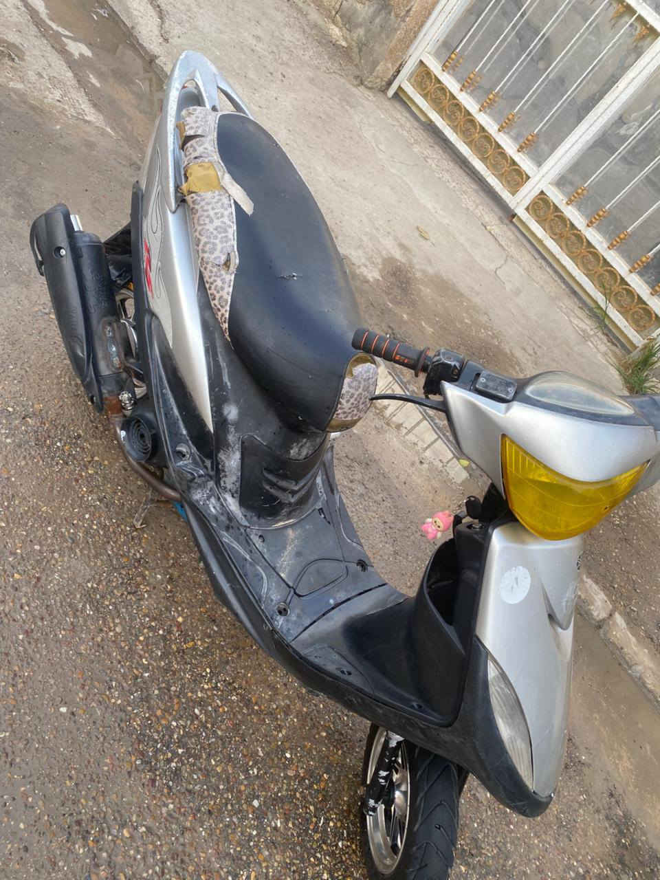 سلام عليكم دراجه ماكس عدله اول فتحه الها 55كلها شغال كفر اصلي بيها كلجات رياضي نضوح تبخير ماكو خير من الله شلعه معدل حلوه 550قفل مكاني بياع شارع قطره ندى 🤍 رقم الهاتف ***********
