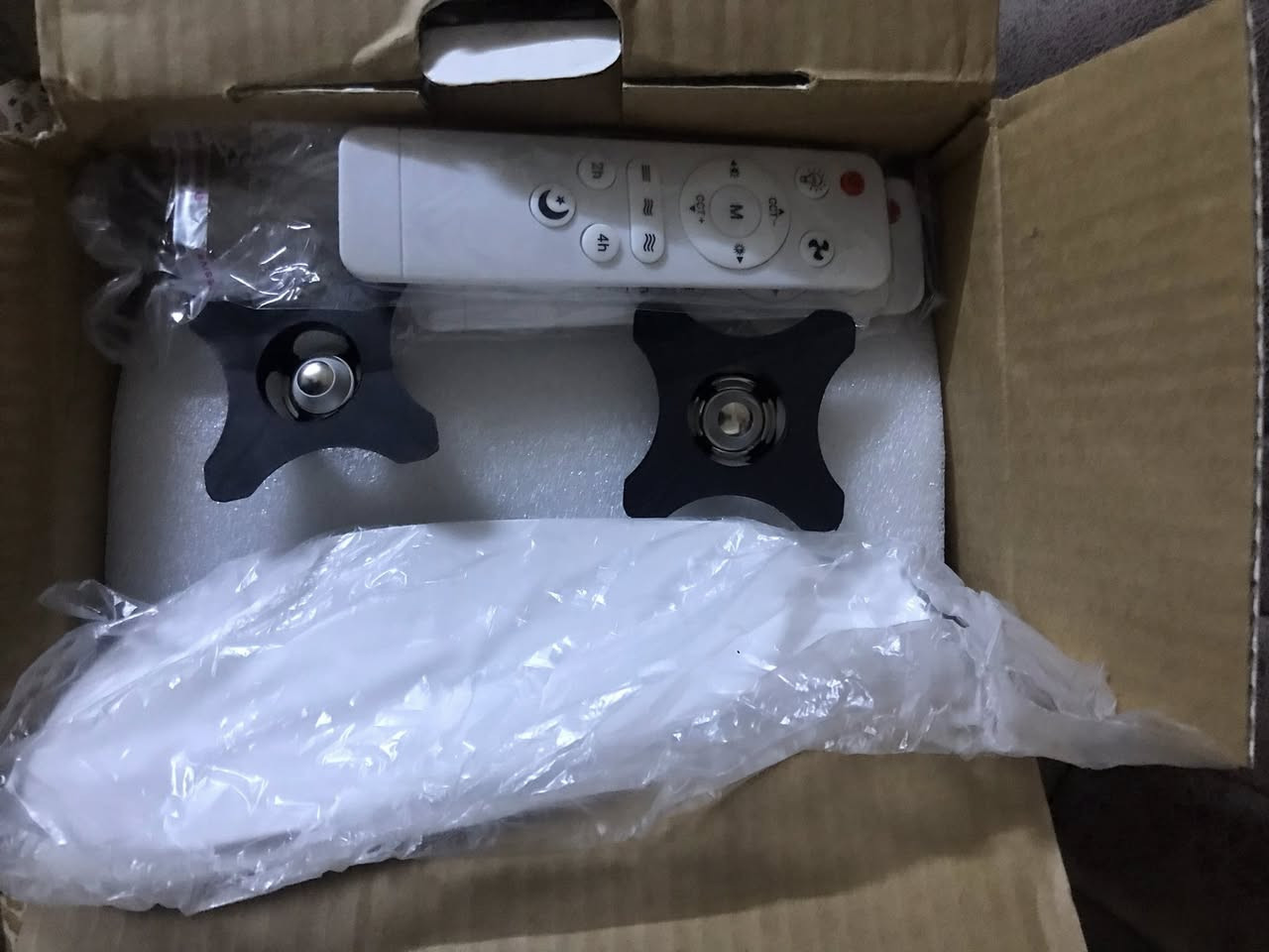 متاح مروحة سقف مع ضوء LED مع جهاز تحكم عن بعد لقاعدة E27 مروحة 3 ألوان قابلة للتعتيم مروحة سقف صغيرة مع 5 ريش مروحة صامته سعر القطعه 15 الف اثنين 25 الف


**إذا كنت صاحب هذا الإعلان وتريد حذفه لأي سبب، رجاءا أرسل رسالة إلى الدعم الفني**