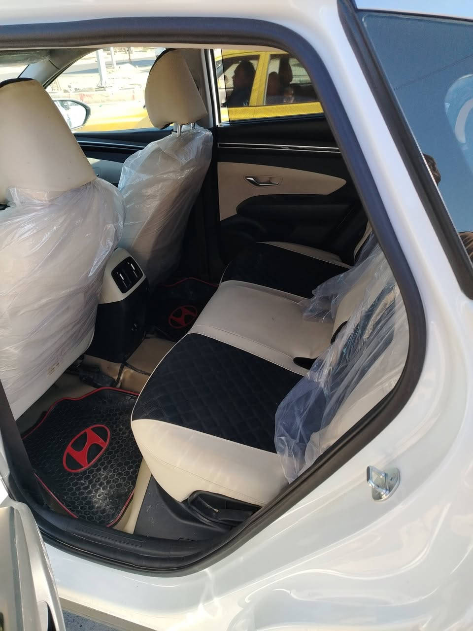 سلام عليكم توسان 2024
بصمة
كامره 
تحكم ستيرن 
مرايه شفط 
تخم تاير 
وضعيات قياده 3
شاشات 2
قطعتين تبريد 
هند بريك كهرباي 
رقم بغداد 
حادث سياره جنطه بس 
مكان سياره بغداد مدينة الصدر قطاع 79
رقم الهاتف ***********
السعر 190
