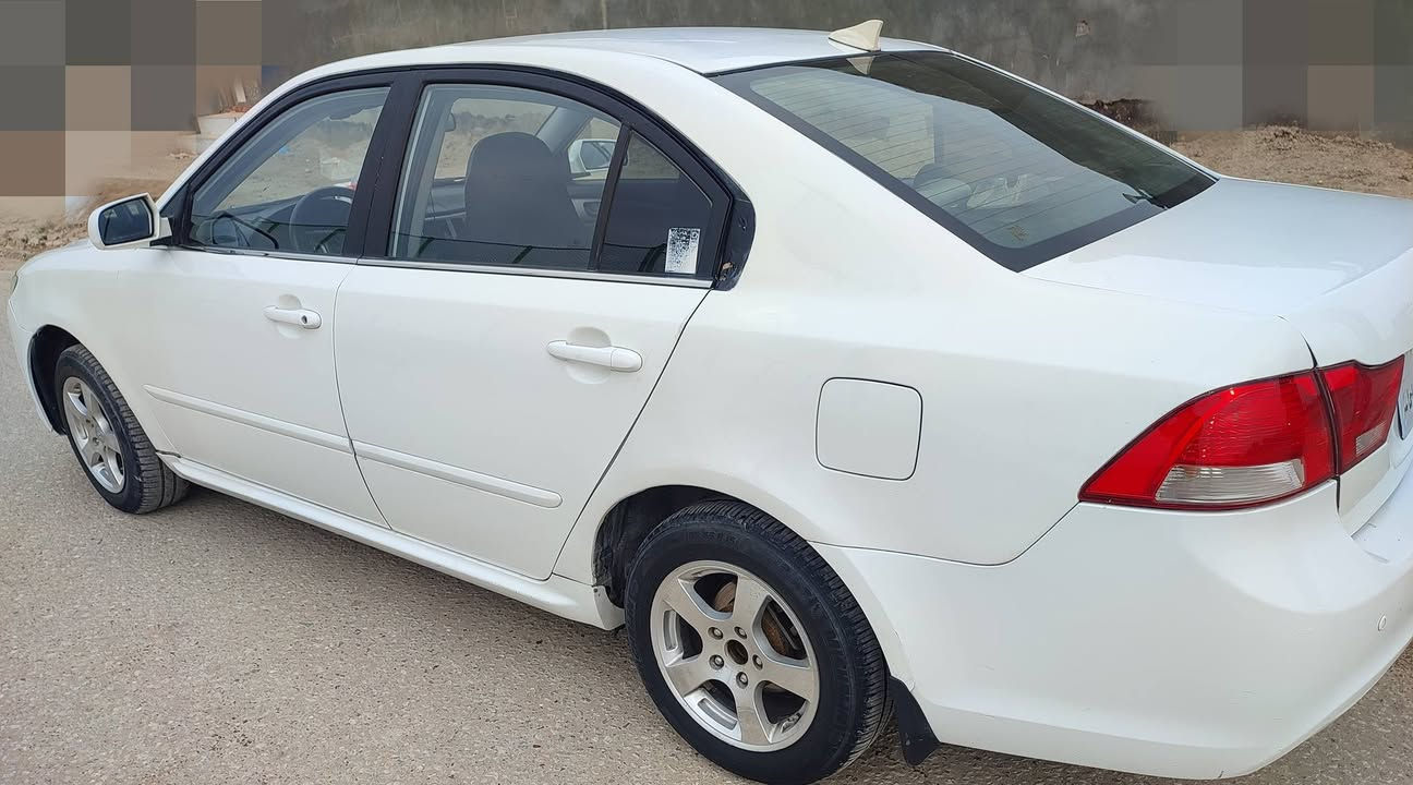 اوبتما 2009 اصل غاز مكينة وكير مكفولات حدادية كلش حلوه تبريد ثلج تدفى شغالة تحكم ستيرن حساس خلفي سيارة خير من الله كلش حلوة ما بيها نقص رقم وسنوية وشاصي وبليتة مطابق مكانها ديوانية السعر 48 وبيها مجال قليل ***********
