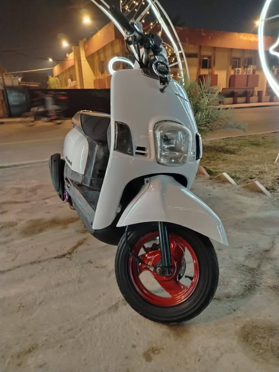 سلام عليكم للبيع بوليسي مديل ٢٠٠٩ دراجه جديد مامتعوبه استعمال قليل كامله اي نقص مابيه من كهربائيات من محرك نشط او ناعم. كيج بنزين شغال كم شغال سعر المطلوب ٨٠٠. رقم الهاتف ***********
