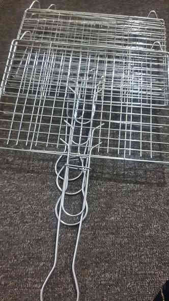 شبجه للبيع جديد سعر القطعه 4 الاف الحجم وسط ضد الزنجار 10 قطع موجوده اذا تريدهن كلهن بيهن مجال البصره مشراق الجديد الرقم ***********
