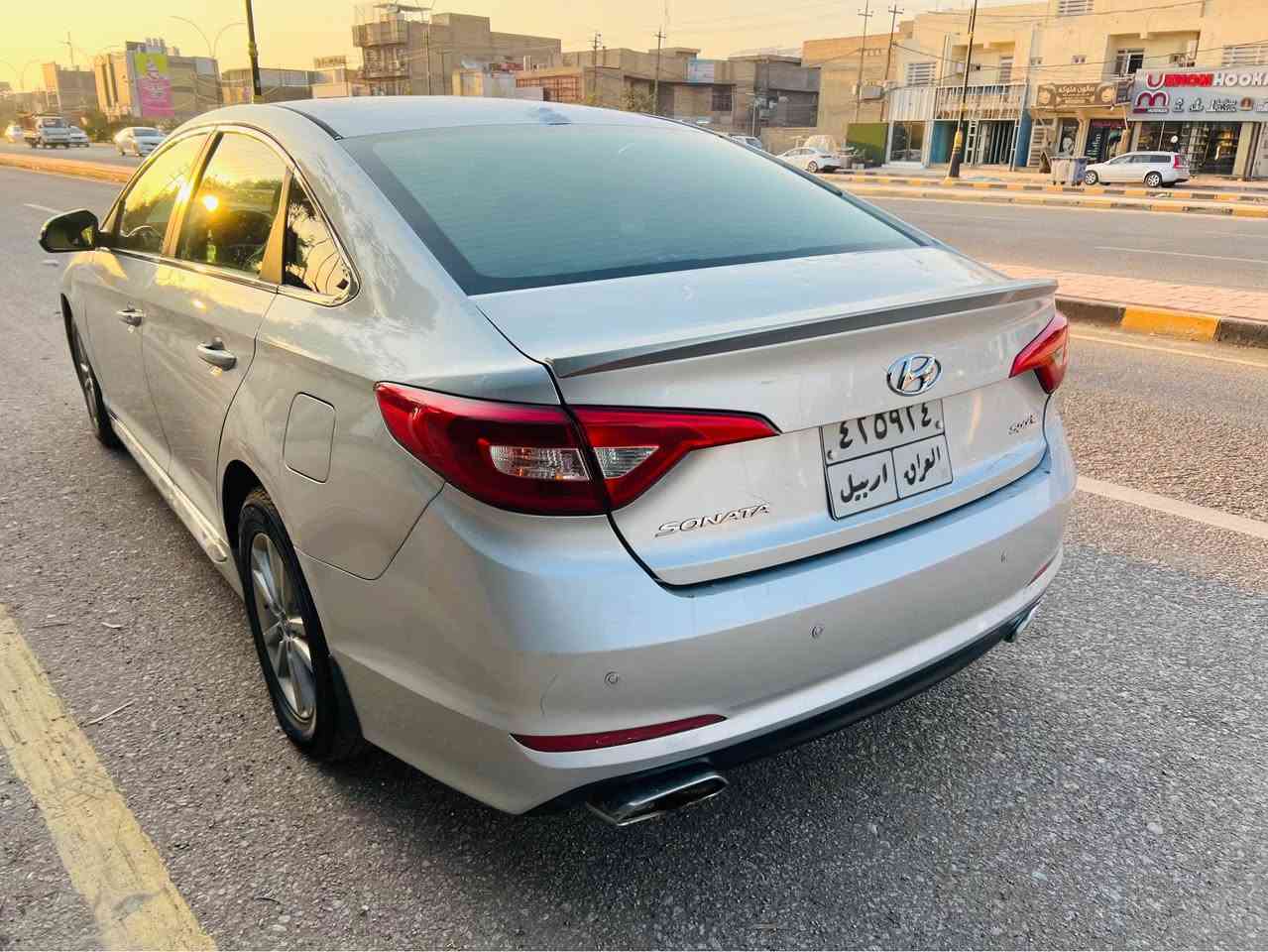 سلام عليكم 
حبايب عندي 
هونداي: سوناتا 
موديل :2015 
رقم أربيل 
وارد أمريكي 
فئة : sport سبورت 
محرك 2400 
مواصفات 
شاشه 
تحكم استيرن جهتين 
حساسات 
كشنات تدفئه تبريد 
كشنات كهرباء 
دبل صالنه 
اشاير مرايا 
لايت زنون 
بقية المواصفات معروفه 
حبايب سياره حادثه قطعتين مال امريكا 
وهنا بالعراق صار بيه حالوب سياره بدون شواصي لغود كله مكفول شرط 
سياره جاهزه من جميع النواحي 
السعر ب 100 قفل 🔏 نهائي 
رقم الاستفسار *********** 
وانه خادم حبايب النجف, العراق

