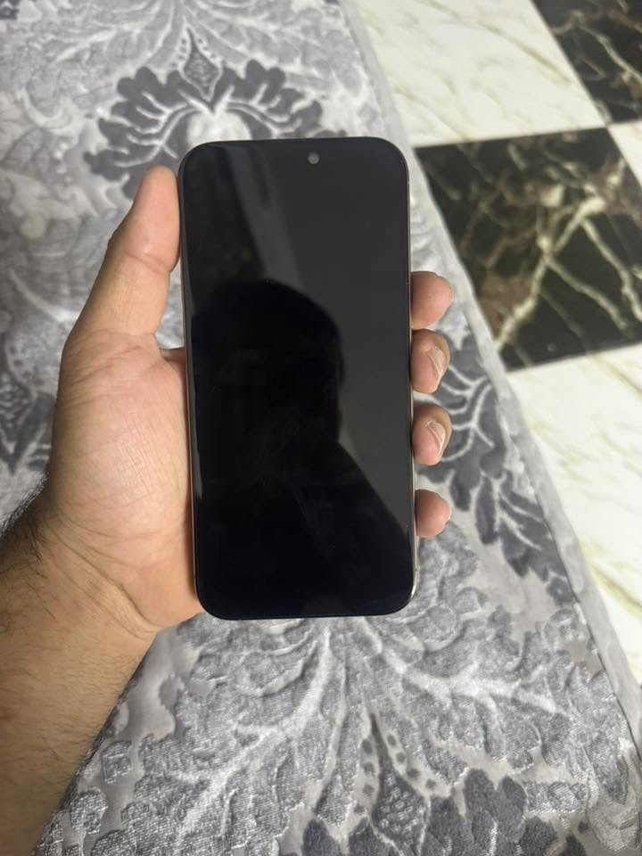 سلام عليكم ايفون 📲 16 برو ماكس ذاكره 256 بطاريه 94 مبدل شاشه اصليه وكاله سعره 500 اي خلل بل جهاز ماكو + ضهر ممتواجد على الفيس سعر 950 بي مجال  بغداد بوب شام الشعب رقم ***********
