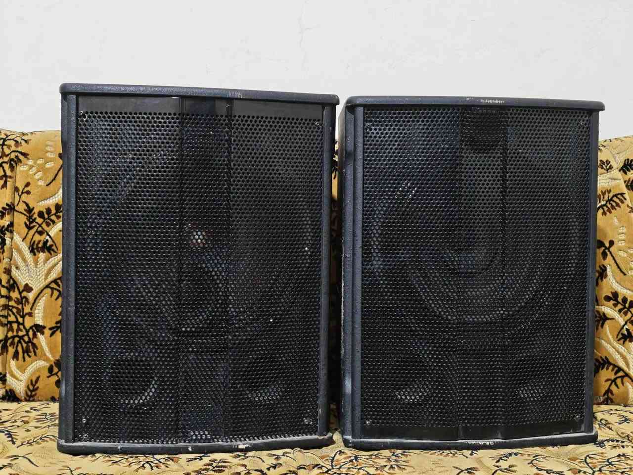 سماعتين حجم صغير من ماركات معروفة
مناسبة للمساجد و الحسينيات الصغيرة.


**إذا كنت صاحب هذا الإعلان وتريد حذفه لأي سبب، رجاءا أرسل رسالة إلى الدعم الفني**