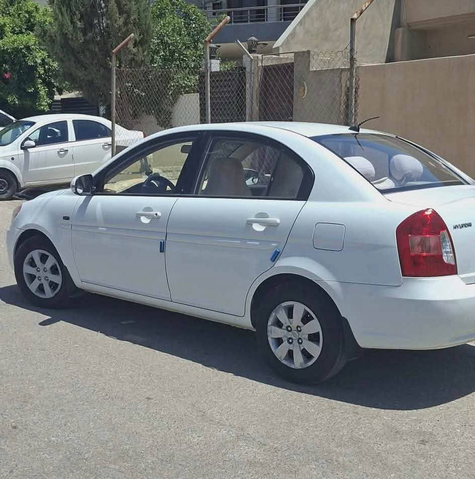 سيارة اكسنت موديل 2011
محرك 16 مرغوب 
بس بونيت صبغ بدون دواخل
سنوية جديدة 2030
بطاقة بنزين موجود 
شاشة ايباد كاميرة
سعر 95 
***********
مكاني كركوك كركوك, العراق

