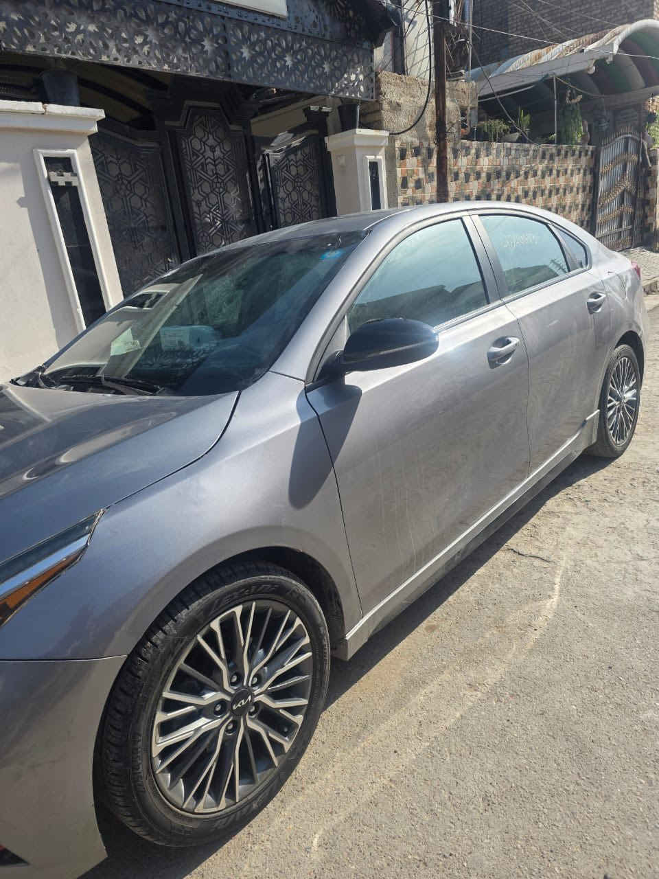 فورتي 2024 (gt line)  جب تي لاين ترهم مراوس 

فول عدا الفتحه

مواصفات

جلد 

بصمه 

شاشه كبيره

تشغيل عن بعد

السياره فول 

 محرك دوش 2000 

مرقم بغداد تحويل مباشر سعرها 165 وبيها مجال حك لجيه
***********
