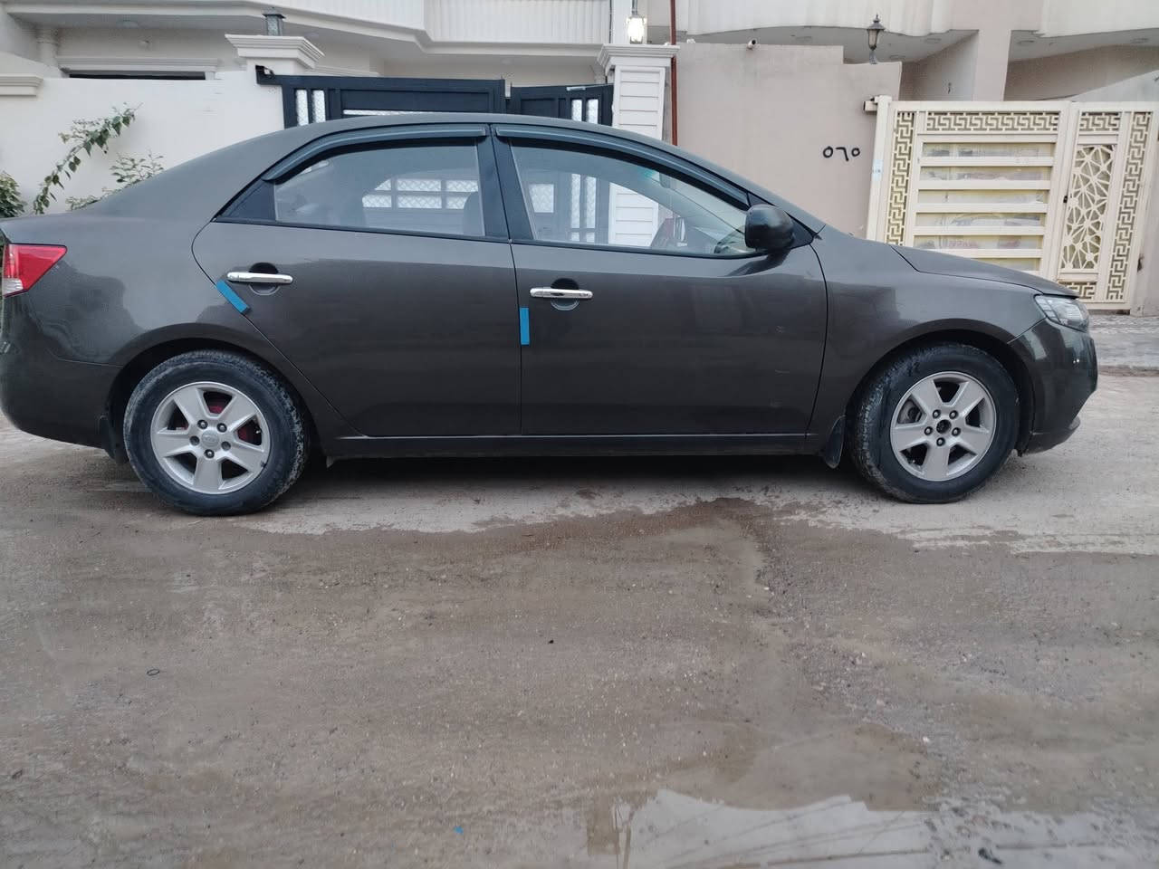 السلام عليكم
كيا سيراتو موديل ٢٠١٢ خليجي بدون ضربة وصبغ بيها سونار رقم سليمانية جديد تحويل مباشر
مكان السيارة ديالى بعقوبة تقاطع القدس
السعر ٩٠ وبيها مجال الاتصال على الرقم ***********
