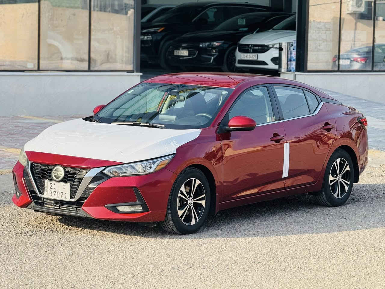 سلام عليكم 
- نيسان سنترا 2022 فئة SV 
-رقم سليمانية جديد
‏             3N1AB8CV8NY308909
- بونيد صبغ وشبرين من هلال السكن سونار مرفق بالمنشور 

- مواصفاتهه شفتات ستيرن ، كامره ، 4 رادادات ، حساسات تحديد مسار وهواي بعد من مواصفات  …….

-  شرط غرامه و تحويل 

- السعر  137 ورقة وبي ومجال
- عنوان السيارة ديالى : خانقين
 ***********
