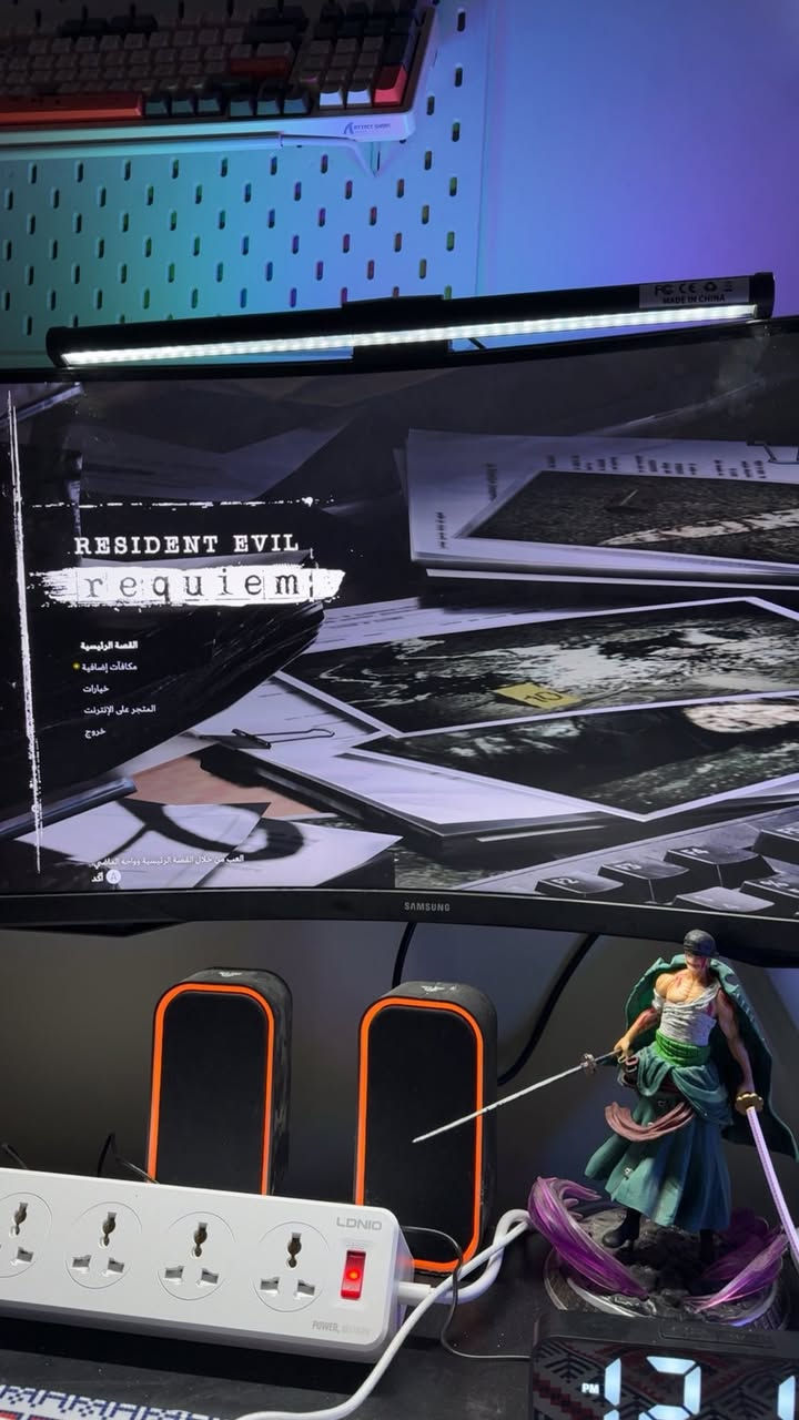 السلام عليكم شباب.. للبيع تجميعة PC احترافية بمواصفات عالية جداً، الجهاز نظيف جداً واستخدام راقي، يشغل أقوى الألعاب (Ultra) وبرامج المونتاج والهندسة بسلاسة تامة.
المواصفات الكاملة:
• المعالج (CPU): Intel Core i7-13700F (جيل 13 قوي جداً).
• كرت الشاشة (GPU): ASUS RTX 4060 Ti (أداء خرافي مع تقنية DLSS 3).
• الرامات (RAM): 32GB Corsair (سرعة واستقرار عالي).
• اللوحة الأم (Motherboard): Gigabyte B760.
• التخزين (الخزن): 1.  M.2 NVMe 500GB (للنظام والسرعة القصوى).
2.  SSD 1TB Lexar.
3.  SSD 512GB Lexar.
• الباور سبلاي: 750W Pro.
• الكيس: Xigmatek Aqua Ultra (شكل عصري وتبريد ممتاز).
• الشاشة: Samsung 28 Inch (حجم مثالي للألعاب والمشاهدة).
الملحقات الاحترافية (Setup):
1. ماوس: Attack Shark G3 Pro (وايرلس، وزن خفيف جداً ودقة عالية).
2. كيبورد: MCHOSE Mechanical Keyboard (صوت وملمس مغناطيسي مميز).
3. إضاءة الشاشة: Monitor Light Bar (لراحة العين أثناء العمل الليلي).
ملاحظات إضافية:
• الجهاز كامل مكمل، جيب وانصب والعب.
• القطع أصلية ومختارة بعناية.
• السعر المطلوب: [ 2,500,000 دينار] (بي مجال بسيط للطيبين).
• المكان: [بغداد ].
• للتواصل والاستفسار: [مراسلة الخاص].


**إذا كنت صاحب هذا الإعلان وتريد حذفه لأي سبب، رجاءا أرسل رسالة إلى الدعم الفني**