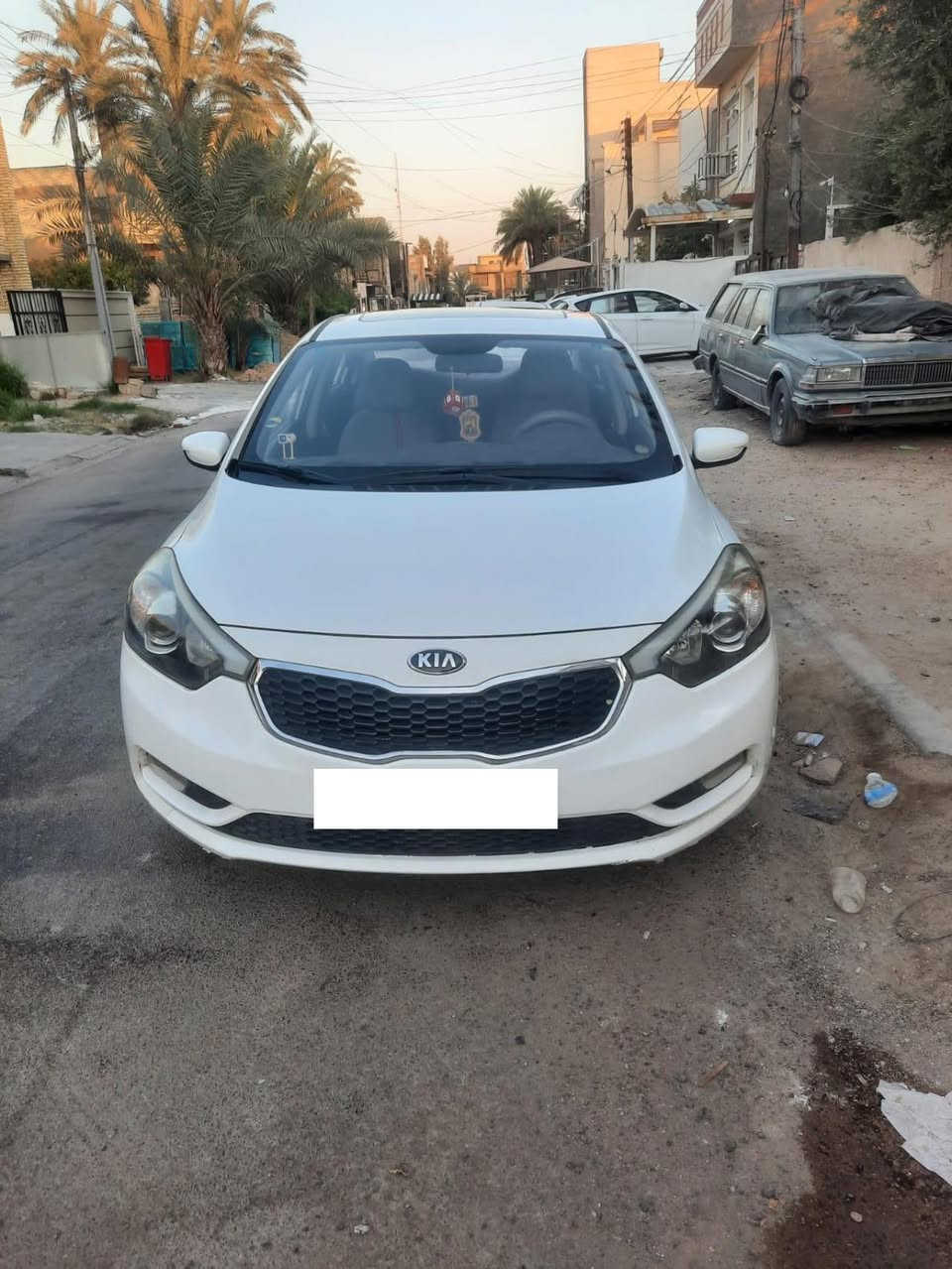 سيراتو خليجي 2014
فتحة سقف 
تحكم ستيرن 
ويل كب حجم 16 
سياره مكفوله عدا صبغ هلال وربع دوسه فقط 
محرك 1600 
ماشية 180 كيلو متر 
كاعيه جلد 
رقم سليمانية دولي بأسمي تحويل ثاني يوم 
مكاني بغداد العامرية 

***********
