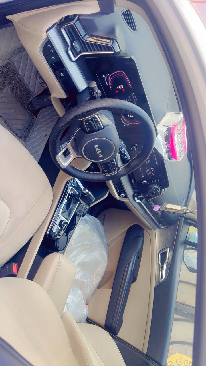 السلام عليكم  سبورتج موديل 23 خليجي  مال الشركه الدوليه  ماشيه 31   سعره 215
***********
