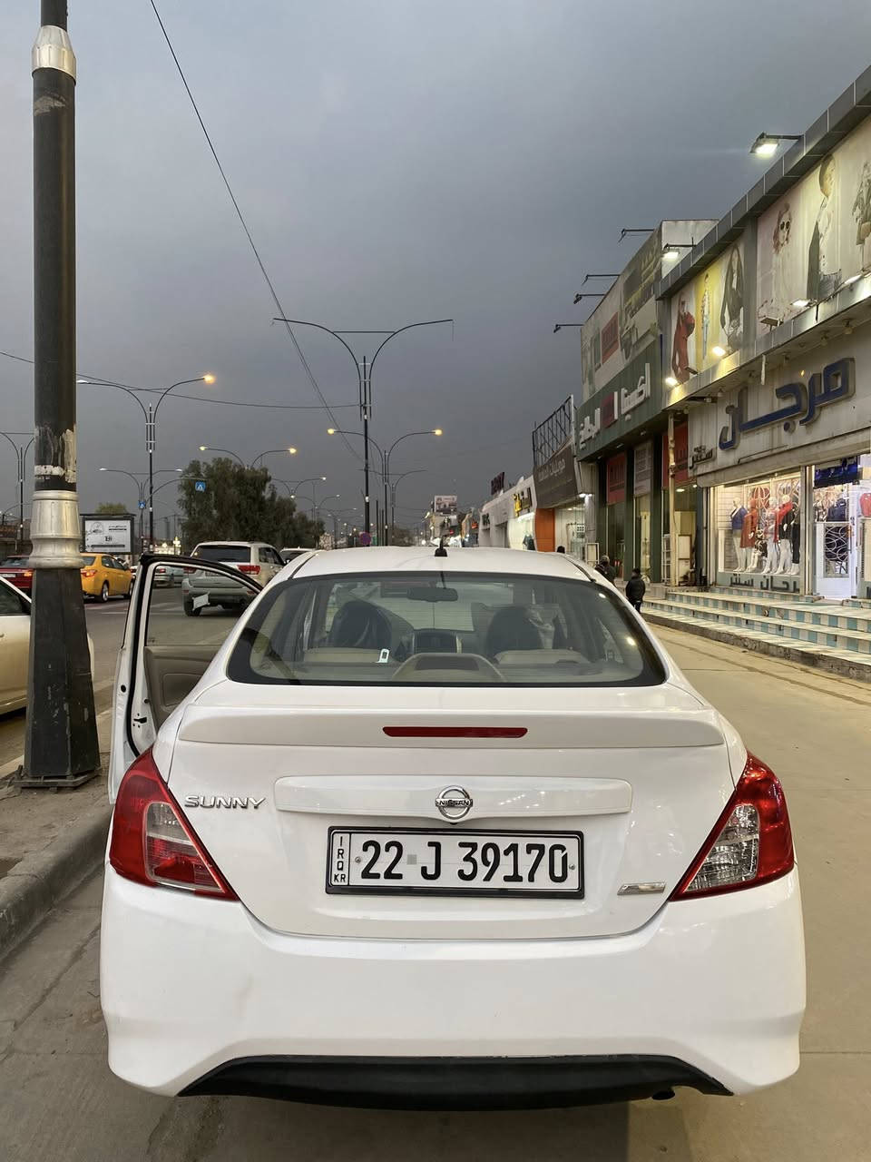 نیسان سەنی لاکشمیبای2015 کارتی بەنزینی هەیە 195هەزار ڕۆشتوە  چوار تایەی لۆکی لە ژێرە يةك جيي ساردي هةية دوو پارچەی بۆیاخە  پیشی کەپسە   ڕەقەم باریک یەک دینار مەسرەفی تیا نیە  سوکان ڤۆلیۆم دەبڵ گێچ یەدە نیکل کامێرا نرخی(87)
   ***********
*********** 
شوێن کەرکوک
