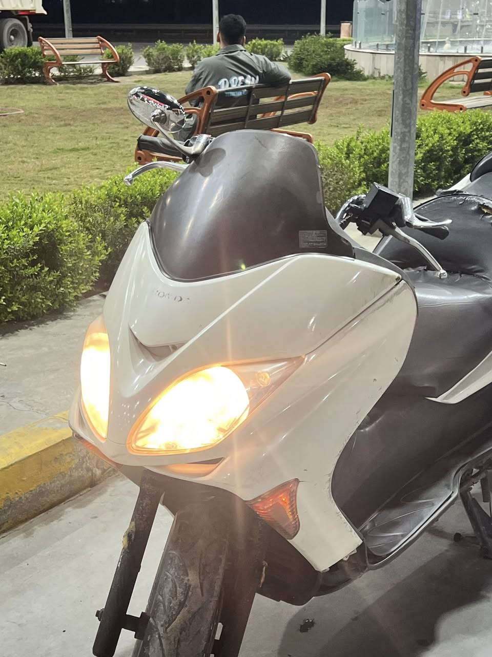 دراجه فورسه08للبيع الدراجه خير من الله كهربائي كلها شغاله مكينتها جديده قبل فترا بدلتها كلجها كلشي نضيف سعر700الف 
***********
