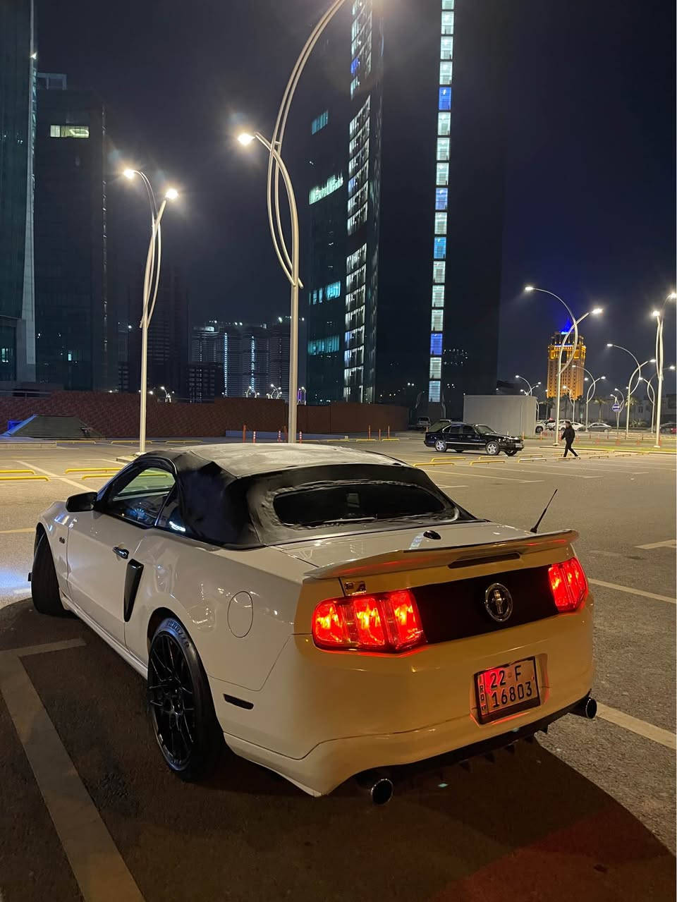 Mostang/Modell/2012
موستانگ ٤ پارچه هه يه دوو جاملغ پيشه وه بؤنيت بيلدي مايه جاملغ پشته وه له گه ل قه پاغ سوندوقي  داوي ٩٢ وه رقه كه ميك مه جال سه ياره ته قو ره قه به شه رت ٦ پستؤن گير مه كينه به شه رت 
*********** أربيل, العراق
