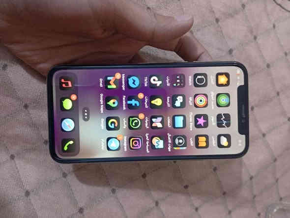 ايفون XS
—————————————
الجهاز بلادي نضيف كلش كلشي ممبدل بي 
نموذج M
البطاريه 77 بلاديه ممبدله
ذاكرته 64
الجهاز كلشي شغال بي بس بي خلل نقاط سود بلكلمره بس من تحطها بورتريه ميبينن 
مكاني بغداد البياع حي التراث 
السعر 170 
رقمي *********** Colombo
