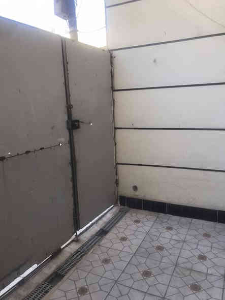 بيت ١٠٠م مربع ١٠/١٠م   طابقين كامل من كلشي. حي المهندسين الزراعيه قرب سيطره الشعب السعر ١٢٥وبيه مجال ***********
