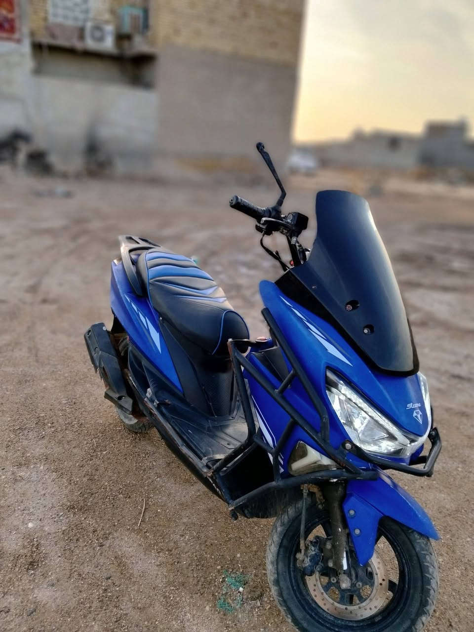 بعد التحيه وسلام...  دراجه سترونك ياباني  دراجه كامله من كلشي سلف هندر كهربائيات  كله شغاله. مكينه ناعمه  +شلعه ومعدل فول.  عنوان كوت حي الحكيم   سعر 700وبيه مجال حك الجيه خاص مفتوح  ***********
